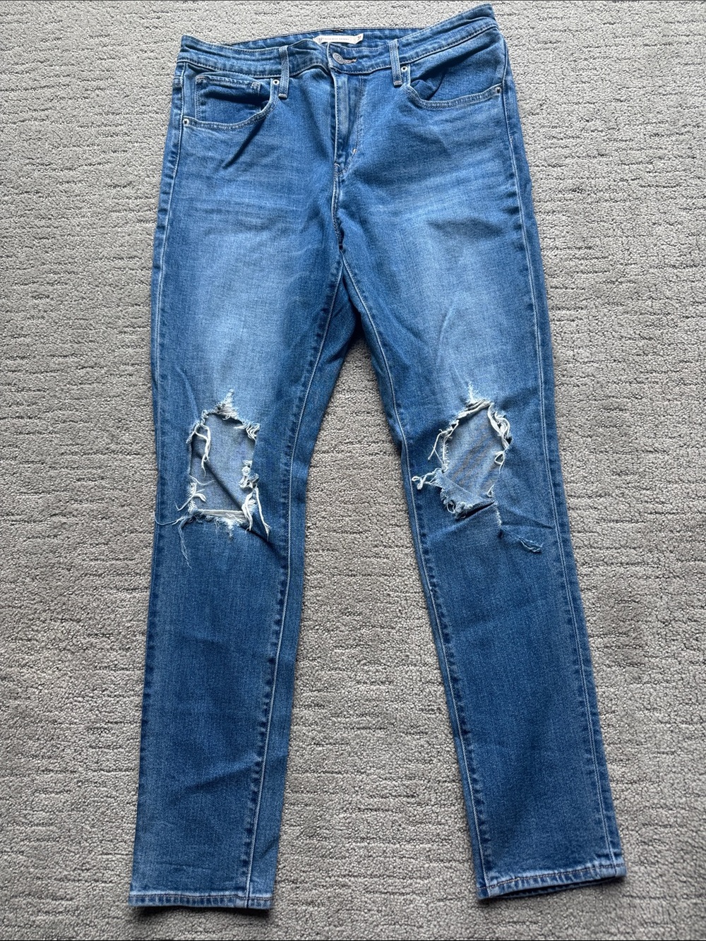 Levi’s Distressed Ripped Skinny Jeans